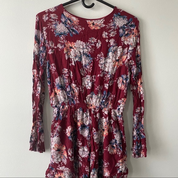 ONE♥︎CLOTHING Floral Long Sleeved Romper - Picture 2 of 3